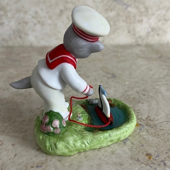 Vintage Kitty Cucumber Schmid Figurine Albert with Sailboat 1992 - Picture 4 of 6